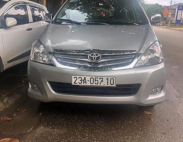 Bán ô tô Toyota Innova G đời 2009, màu bạc số sàn