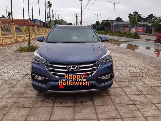 Bán xe Hyundai Santa Fe 2.2L 4WD 2017, màu xanh lam xe gia đình 