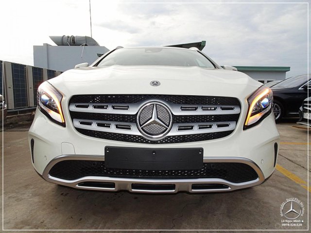 Ưu đãi sốc cuối năm chiếc xe Mercedes GLA 200, đời 2019, màu trắng - Săn xe - Giao nhanh