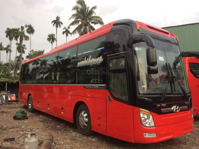 Bán ô tô Hyundai Universe giường nằm năm sản xuất 2012, màu đỏ0