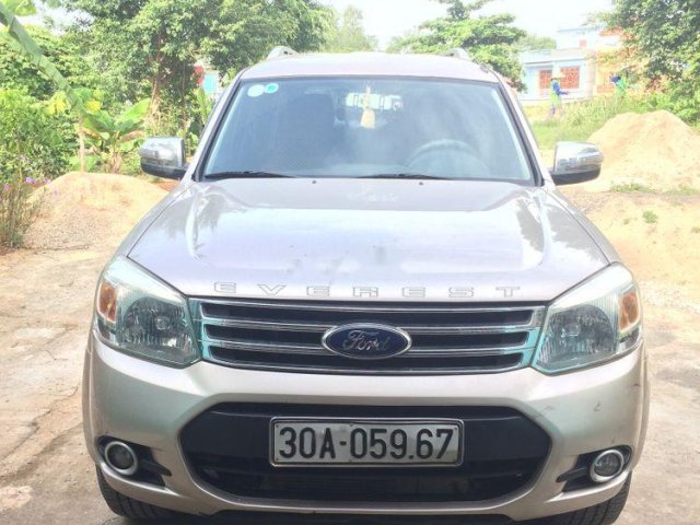 Chính chủ bán Ford Everest sản xuất 2013, màu hồng phấn0