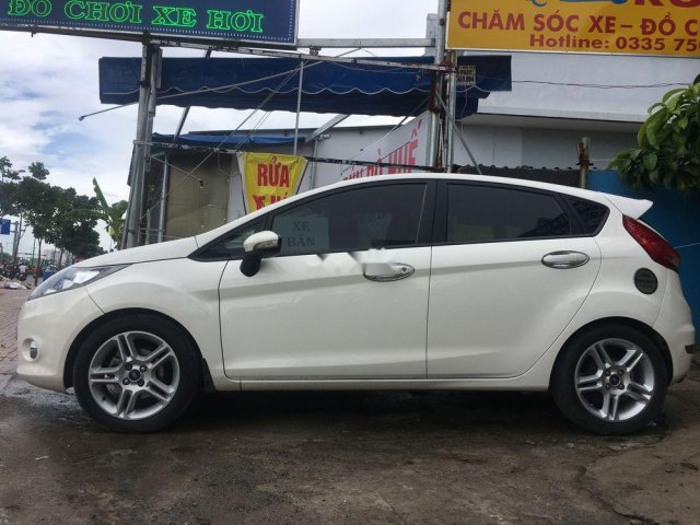 Bán Ford Fiesta 2013, màu trắng