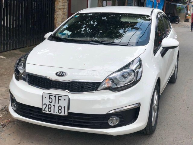 Chính chủ bán xe Kia Rio sản xuất 2015, màu trắng, nhập khẩu, giá chỉ 463 triệu