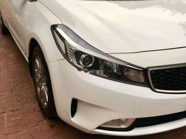 Bán Kia Cerato đời 2016, màu trắng, không một lỗi nhỏ