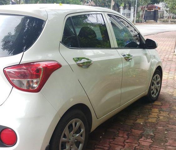 Bán xe Hyundai Grand i10 năm 2017, màu trắng 