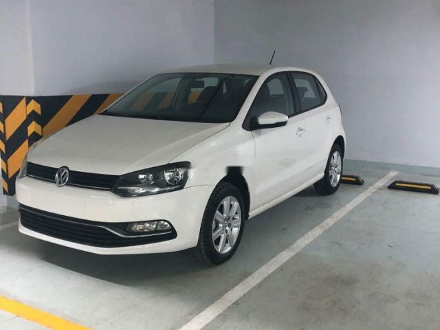 Bán Volkswagen Polo đời 2017, màu trắng, nhập khẩu0