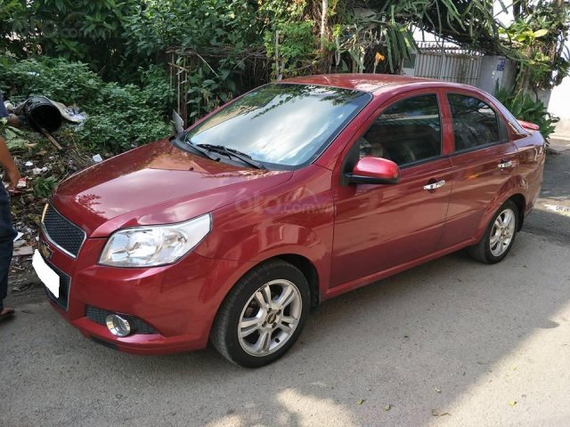 Bán ô tô Chevrolet Aveo LT 2017, màu đỏ0