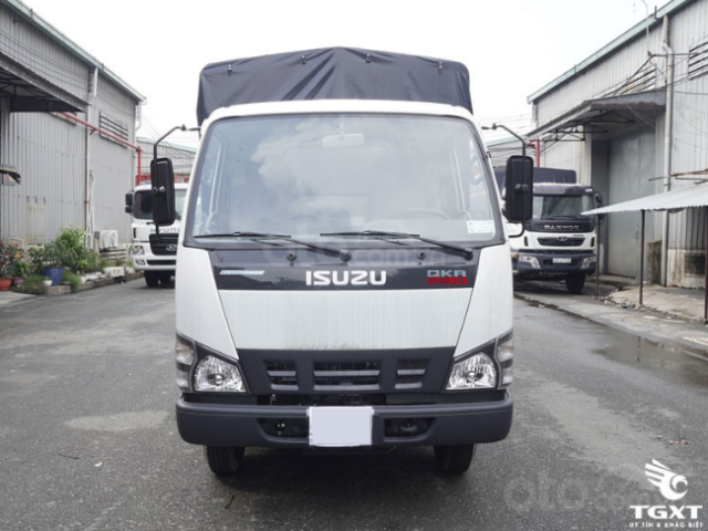 Bán xe tải Isuzu 1.9 tấn thùng mui bạt dài 3m5, xe mới 2019 | QKRF 230