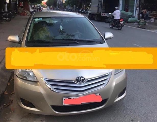 Bán xe Toyota Vios 1.5MT năm sản xuất 2011, màu vàng  