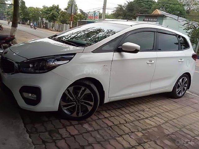 Cần bán xe Kia Rio 1.4 AT đời 2017, màu trắng, nhập khẩu, giá chỉ 530 triệu