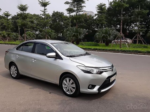 Xe Toyota Vios sản xuất năm 2015, màu bạc số tự động0