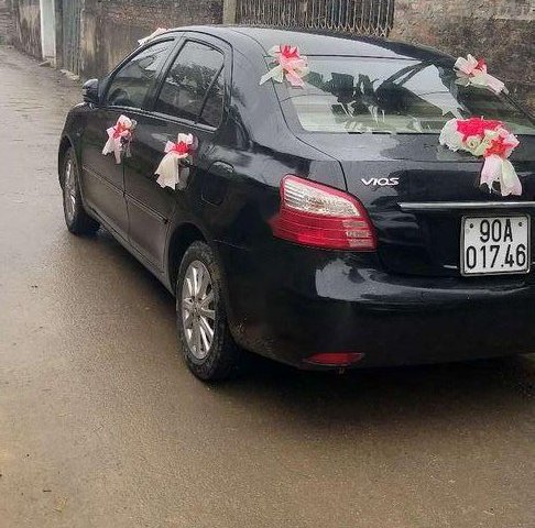 Gia đình bán xe Toyota Vios 2011, màu đen, nhập khẩu