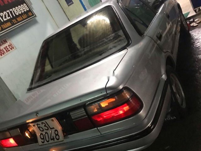 Cần bán Toyota Corolla đời 1988, màu bạc, nhập khẩu