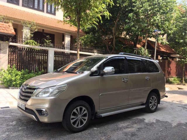 Bán xe Toyota Innova đời 2014, màu vàng cát, số sàn, 458tr