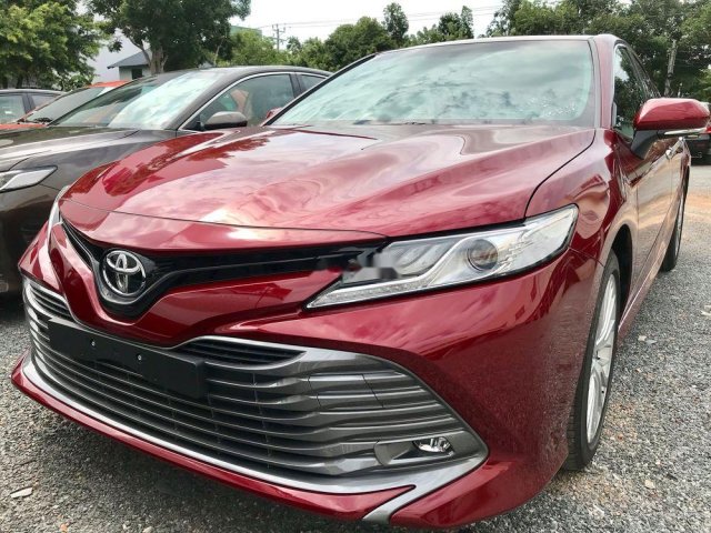 Bán Toyota Camry năm sản xuất 2019, màu đỏ, nhập khẩu nguyên chiếc0