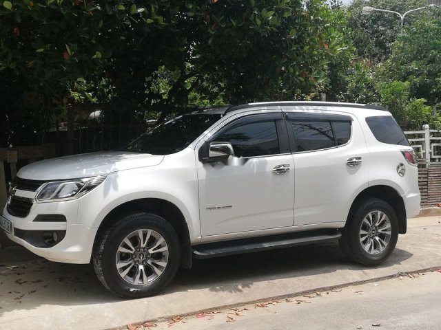 Bán Chevrolet Trailblazer LTZ đời 2018, màu trắng, nhập khẩu Thái