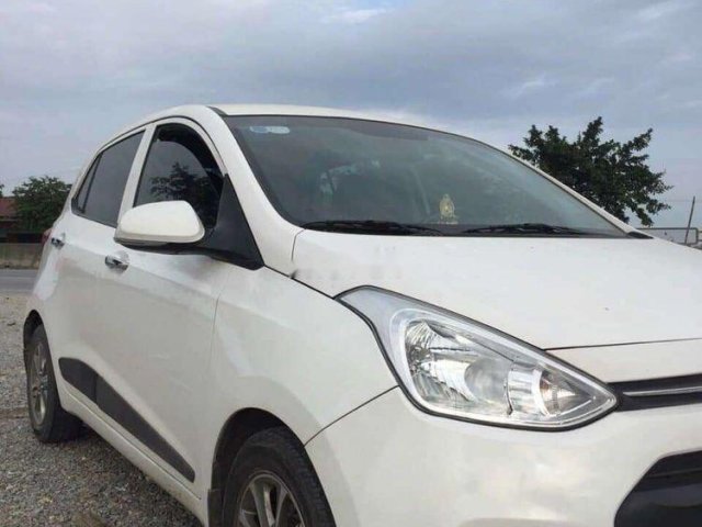 Bán Hyundai Grand i10 1.2AT 2015, màu trắng, nhập khẩu