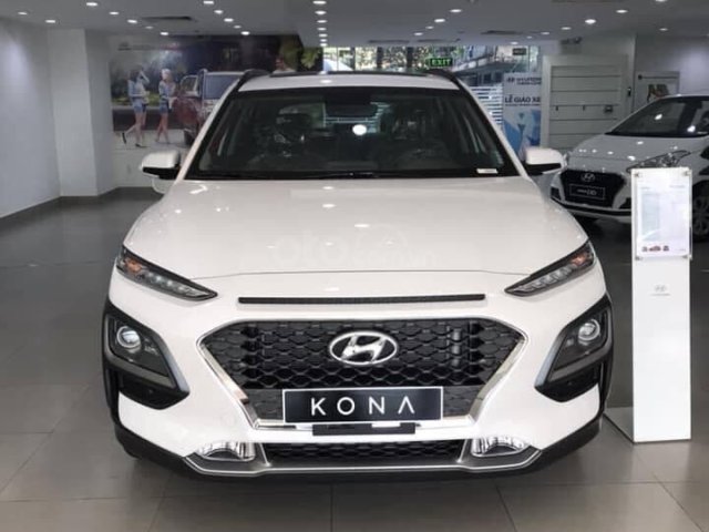 Cần bán Hyundai Kona 1.6 Turbo đời 2019, màu trắng, 720tr0