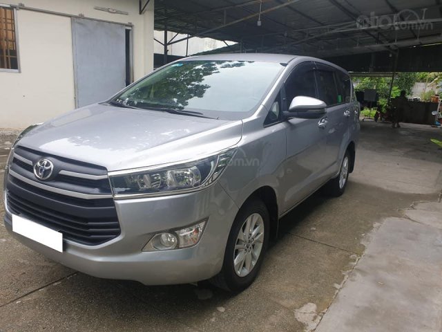 Xả lỗ bán xe Toyota Innova 9/2018 biển SG 51G, xe màu bạc0