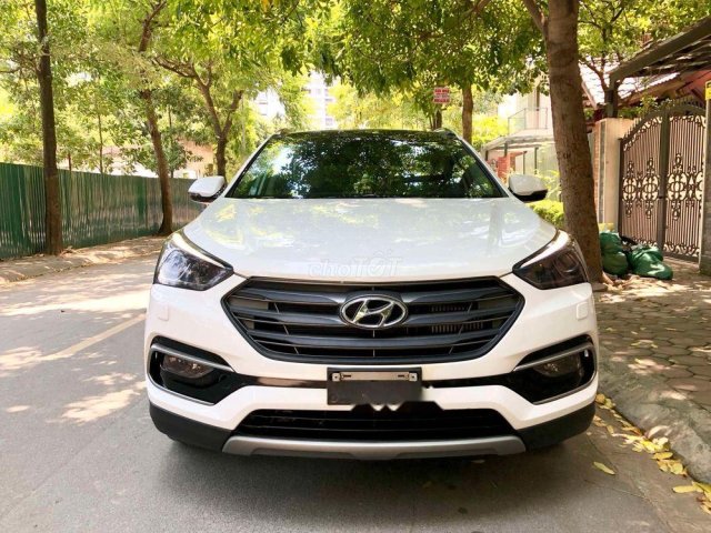 Cần bán xe Hyundai Santa Fe đời 2018, máy dầu bản 2 cầu0