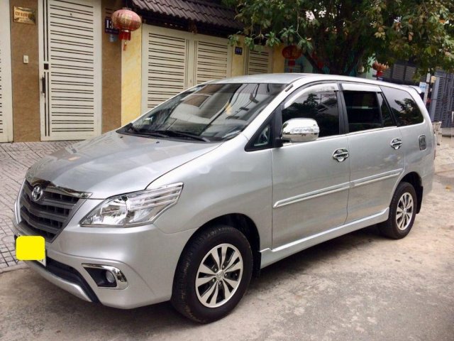 Bán Toyota Innova 2014, màu bạc ít sử dụng, giá chỉ 495 triệu