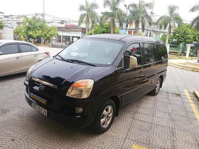 Xe nhà không dùng nên bán Hyundai Starrex van 2004, màu đen, xe nhập