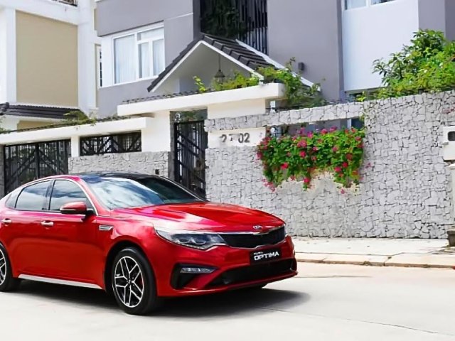 Cần bán xe Kia Optima đời 2019, màu đỏ0