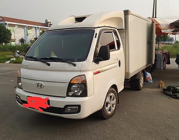 Cần bán xe Hyundai Porter 2012, màu trắng, xe phủ bạt0