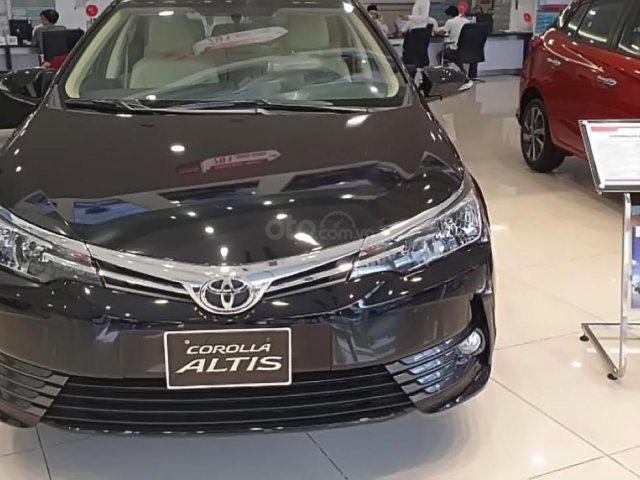 Bán xe Toyota Corolla altis 1.8G AT đời 2019, màu đen, giá cạnh tranh0