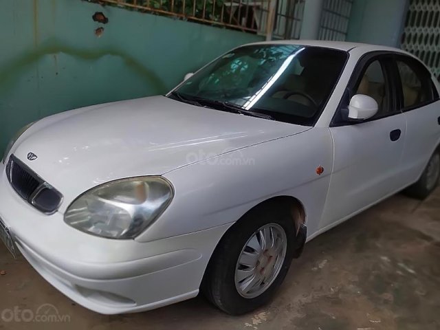 Bán Daewoo Nubira đời 2000, màu trắng, số sàn, xe giấy tờ đăng kiểm đầy đủ, máy móc êm