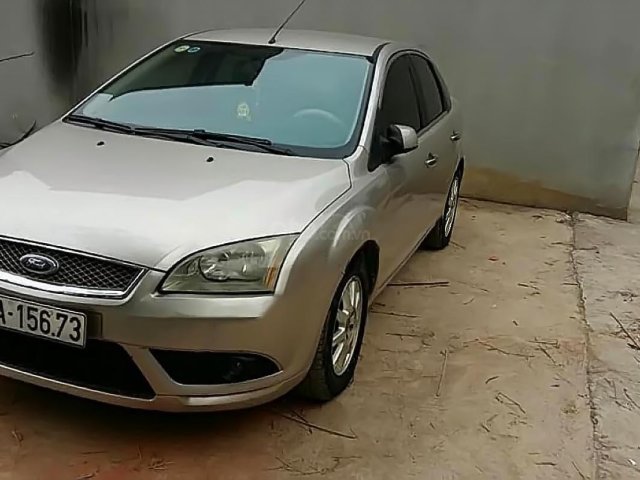 Cần bán Ford Focus 1.8MT đời 2008, màu vàng, giá 240tr0