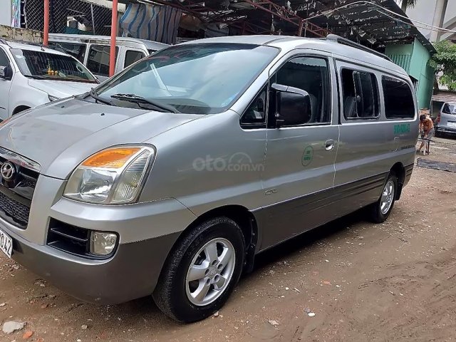 Bán Hyundai Starex 2005, màu xám, xe nhập, chính chủ