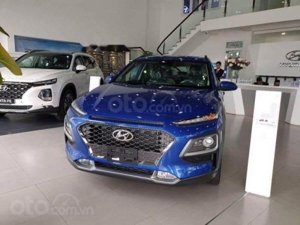Bán Hyundai Kona đời 2019, màu xanh giá 715 triệu