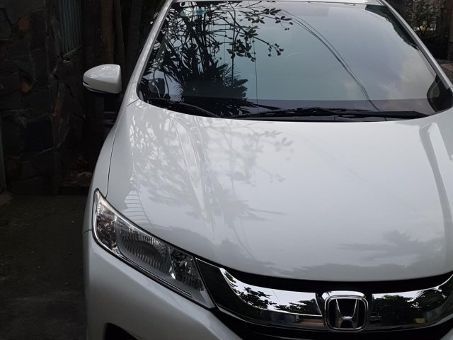 Bán xe Honda City tự động 1.5 năm sản xuất 2014, màu trắng
