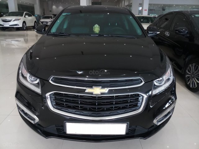 Bán xe Chevrolet Cruze LTZ 1.8AT đời 2017, màu đen, xe đẹp