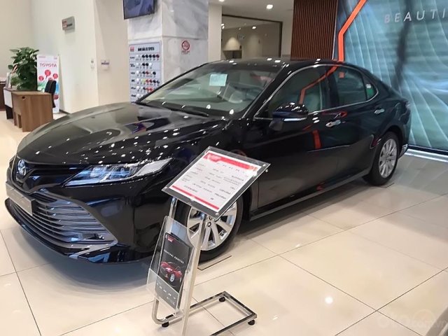 Cần bán xe Toyota Camry 2.0G sản xuất 2019, nhập khẩu Thái Lan