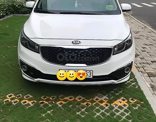 Cần bán gấp Kia Sedona 2.2L đời 2016, màu trắng