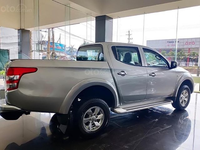 Bán Mitsubishi Triton 4x2 MT đời 2019, xe nhập, giá chỉ 555 triệu0