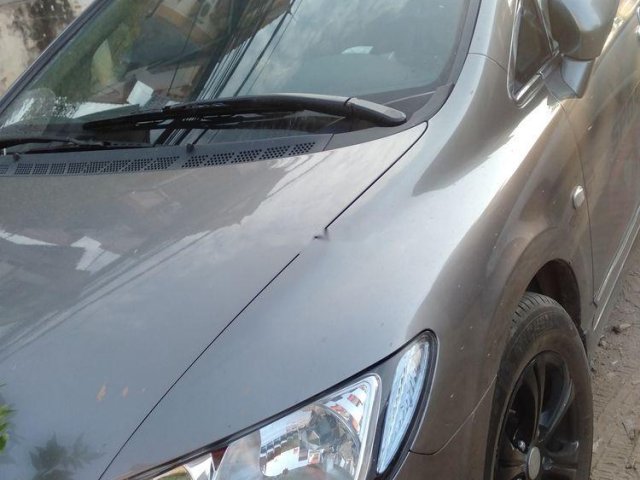 Bán Honda Civic năm 2010, màu xám0