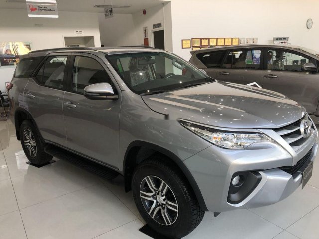 Bán Toyota Fortuner sản xuất năm 2019, màu xám, giá 998tr0