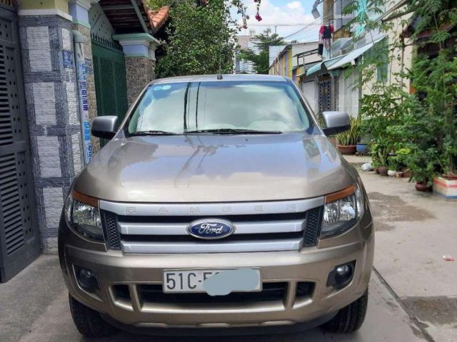 Bán xe Ford Ranger XLS năm 2015, màu vàng, nhập khẩu0