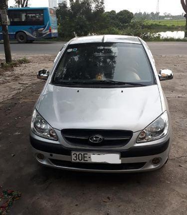 Cần bán Hyundai Getz năm 2010, màu bạc