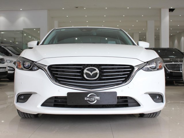 Cần bán xe Mazda 6 2.0 Luxury 2018, màu trắng0