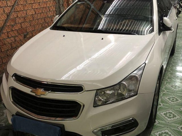 Cần bán lại xe Chevrolet Cruze năm 2015, màu trắng, xe nhập0