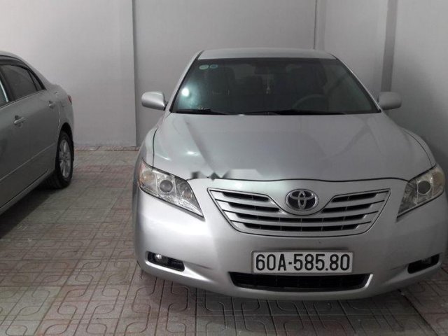 Cần bán xe Toyota Camry năm 2008, màu bạc, nhập khẩu nguyên chiếc ít sử dụng, giá tốt