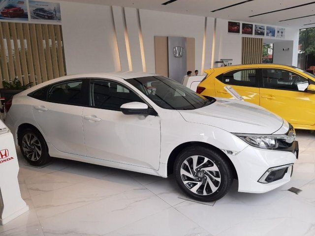 Bán Honda Civic đời 2019, màu trắng, xe nhập