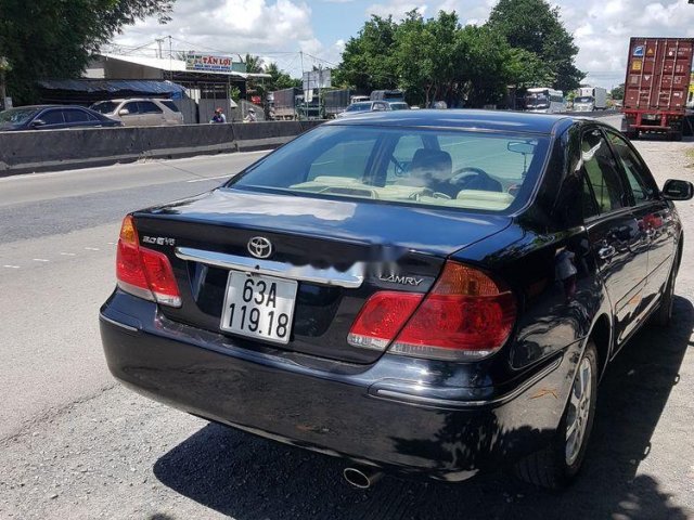 Cần bán Toyota Camry năm 2004, màu đen, giá 345tr