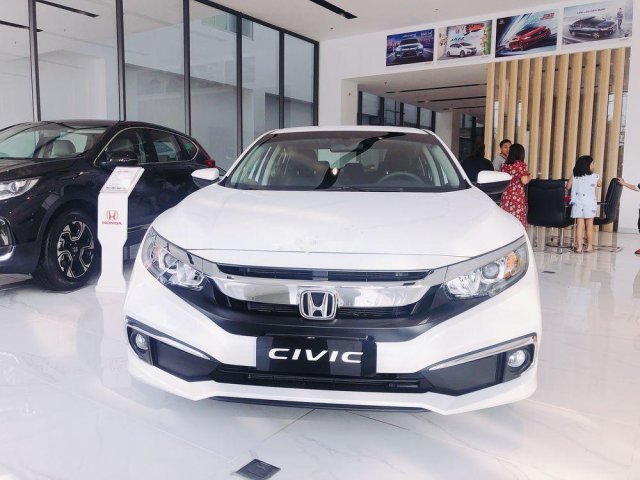 Bán ô tô Honda Civic đời 2019, màu trắng, 734tr0