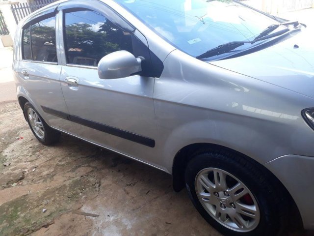 Cần bán gấp Hyundai Getz đời 2008, màu bạc còn mới0