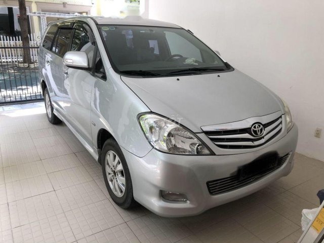 Cần bán xe Toyota Innova AT 2009, màu bạc  0